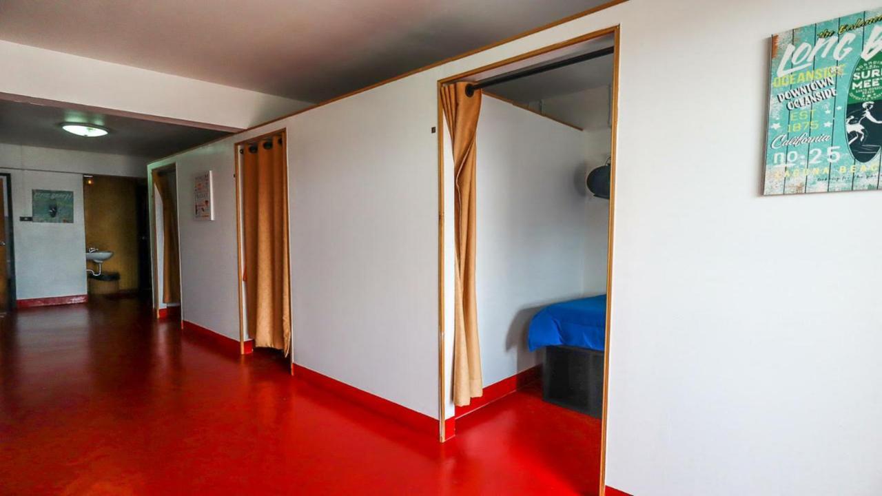 The Cabin Backpackers Hostel & Bar Чиангмай Экстерьер фото